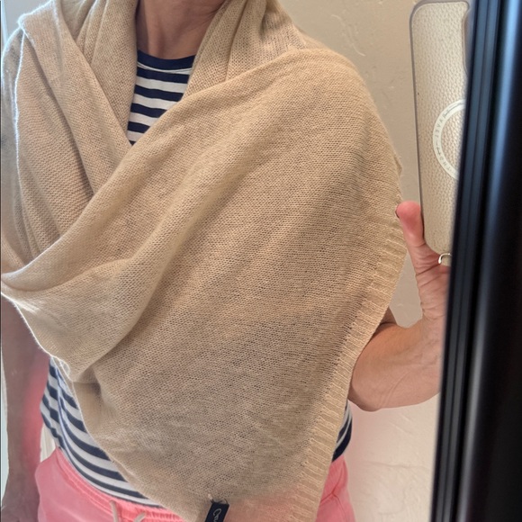 oversized cashmere scarf - Picture 6 of 6